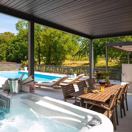 Mala 1 Mit Pool Appartement