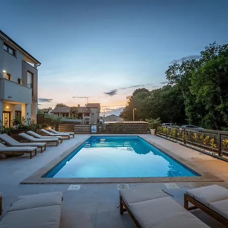 Mala 1 Mit Pool Appartement Funtana