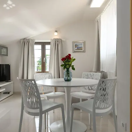 Mala 1 Mit Pool Apartment