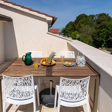 Mala 1 Mit Pool Apartment *