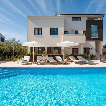 Mala 1 Mit Pool Apartment