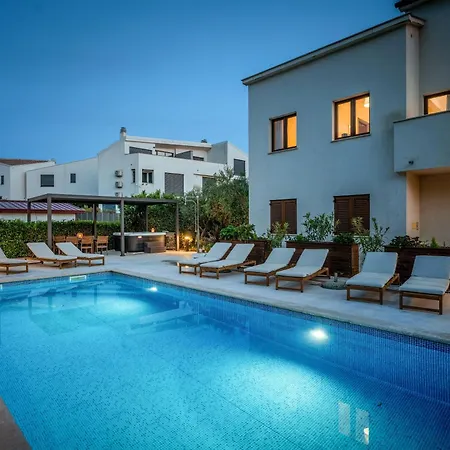 Apartment Mala 1 Mit Pool